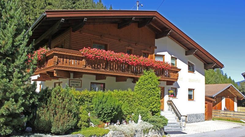 Blick Zum Wasserfall Sankt Leonhard im Pitztal Bagian luar foto